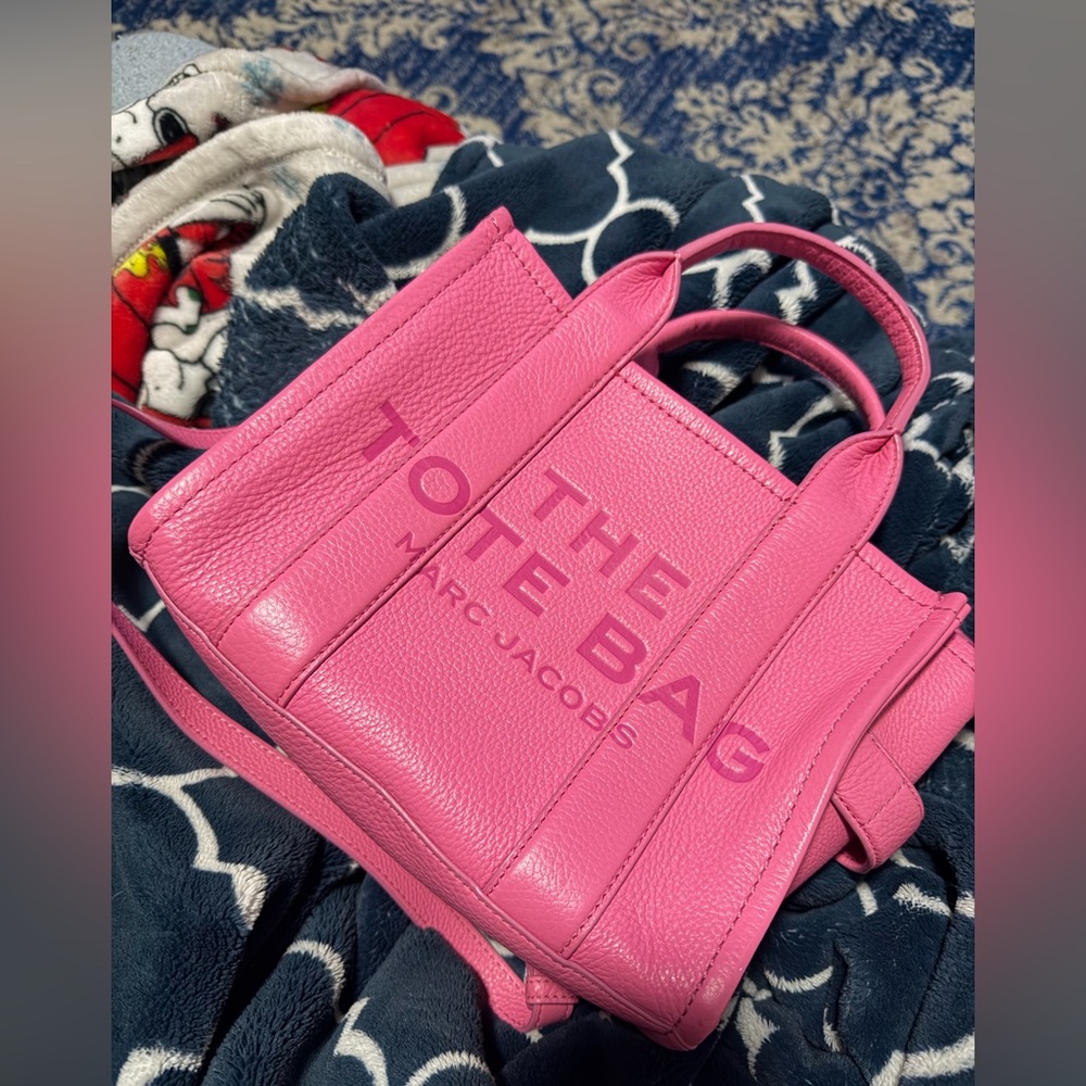 Marc Jacob’s The Tote Back Leather Small